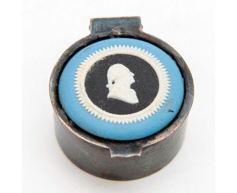 Limited Edition. Depicting three color portrait on lid in relief of George Washington to mark the Bicentennial of American In