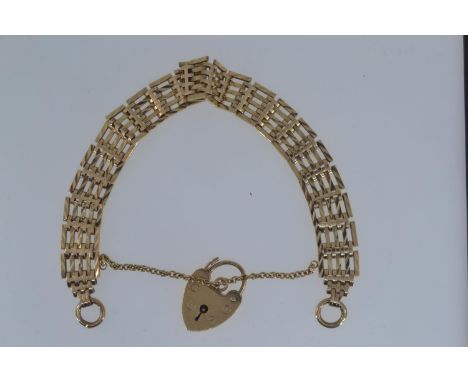 9ct gold gate link bracelet with a heart-shaped padlock clasp, hallmarked London, 15.5 grams