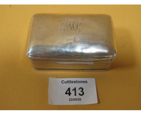 AN ANTIQUE HALLMARKED SILVER SNUFF BOX