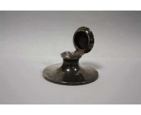 A HALLMARKED SILVER CAPSTAN INKWELL