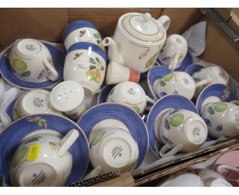 A TRAY OF WEDGWOOD SARAHS GARDEN CHINA TO INCLUDE A TEAPOT, CUPS AND SAUCERS ETC. 