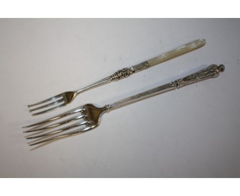 A GEORGE UNITE SILVER PICKLE FORK WITH MOTHER OF PEARL HANDLE TOGETHER WITH A CONTINENTAL FORK