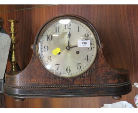 A VINTAGE OAK NAPOLEON HAT MANTEL CLOCK 