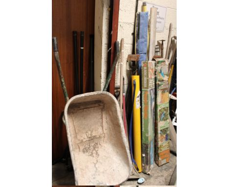 A QUANTITY OF TOOLS TO INCLUDE GARDENING, SPRIT LEVELS ETC TOGETHER WITH A WHEELBARROW