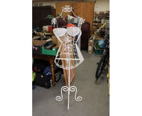 A WIRE FRAME MANNEQUIN