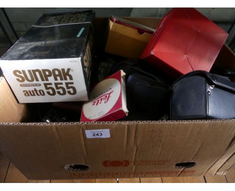 Camera Interest - a large box of assorted camera accessories to include Sunpak electric flash unit, Canon flash unit, Pentak 