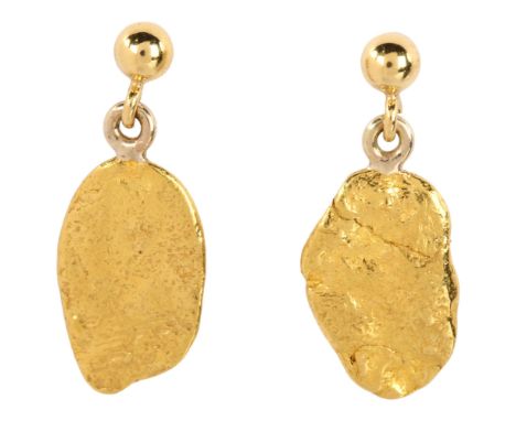 A pair of gold nugget drop earrings, with stud fittings, earring height 20.1mm, 2.9gNo damage or repairs, only light surface 