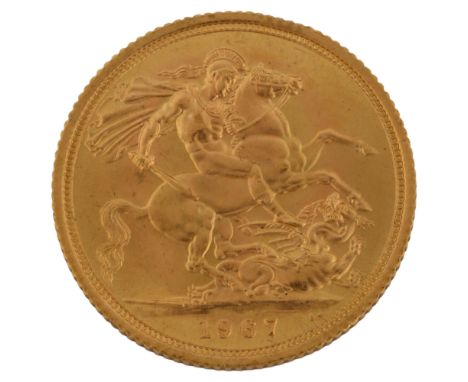An Elizabeth II 1967 gold full sovereign coin, 8gVery light surface wear to high points 