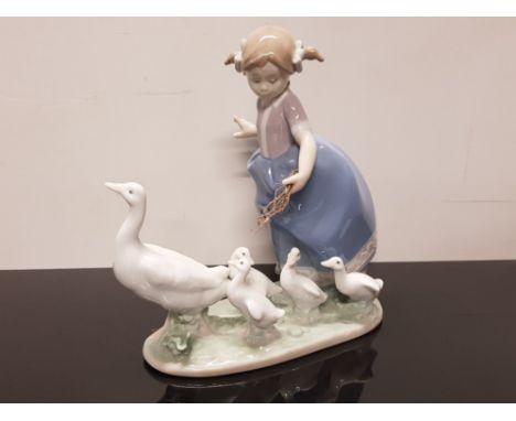 LLADRO FIGURE 5503 HURRY NOW
