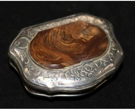 A Georgian engraved white metal and agate snuff box