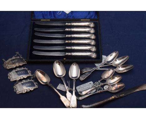 A set of six George V silver pistol grip tea knives, Mappin & Webb, Sheffield 1906, with steel blades; together with a quanti