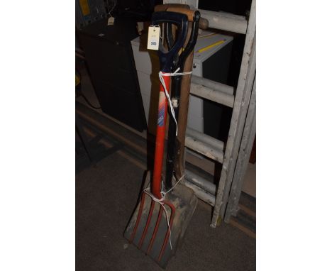 Garden tools, comprising: a fork and four shovels.
