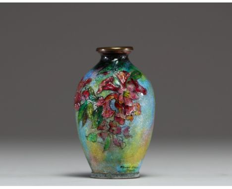 Camille FAURE (1874-1956) Limoges enamel vase with floral design. Signed â€˜Faure Limoges Franceâ€™. Normal wear - Weight: 11