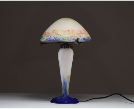 Le Verre Francais - Art Nouveau mushroom lamp in marmorated glass. Normal wear - Weight: 1.77 kg - Shipping unavailable - Reg