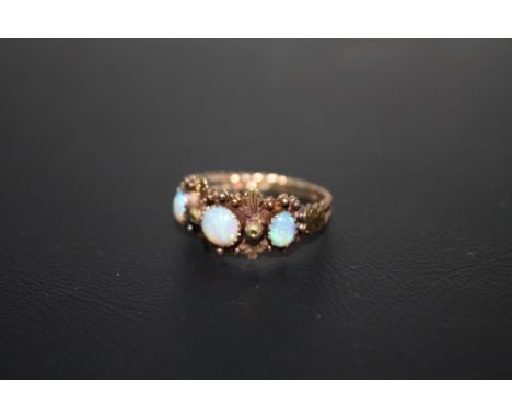 AN ORNATE GEORGIAN STYLE THREE STONE OPAL RING, approx weight 2.5g, ring size M