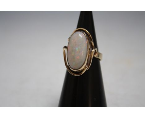 A 9 CARAT GOLD LONG OVAL OPAL RING, approx weight 3.1g, ring size P