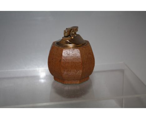 A ROBERT THOMPSON OF KILBURN MOUSEMAN OAK LIGHTER, of octagonal form with signature carved mouse, H 8 cm, Dia. 7.5 cmConditio