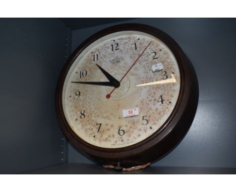 A vintage bakelite cased Smiths Sectric clock