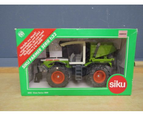 Boxed Siku 1:32 scale die-cast Claas Xerion 3000 tractor. Model No 3553&nbsp;