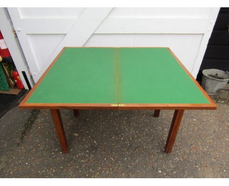 Military fold out card table&nbsp;