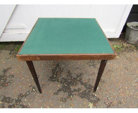 Vono folding card table&nbsp;