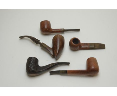 Five vintage tobacco pipes, to include: Kaywoodie Custom Grain straight pipe; a Savanelli Autograph rustic; a Ben Wade freeha