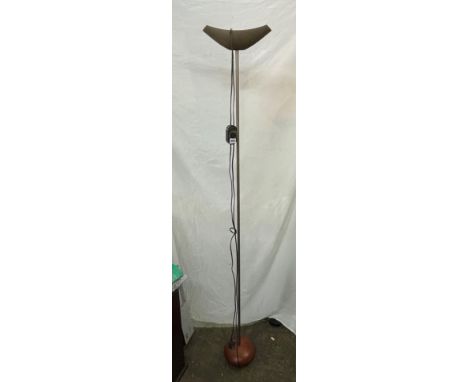 MODERN ARTELUCE WOODEN BASED UPLIGHTER LAMP