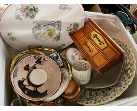 BOX - TWO ROYAL WORCESTER CAKE PLATES, WEDGWOOD EGG, TRINKET BOX, SMALL JEWELLERY BOX, ETC