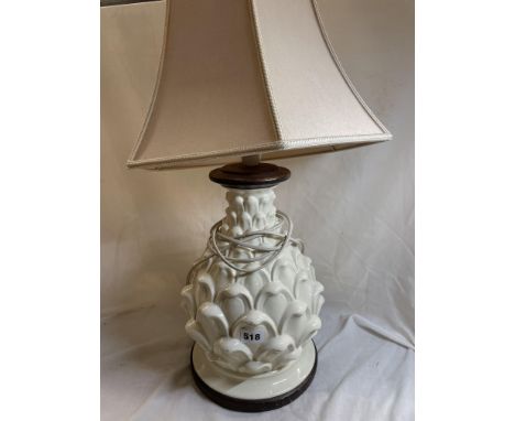 CREAM PINEAPPLE TABLE LAMP