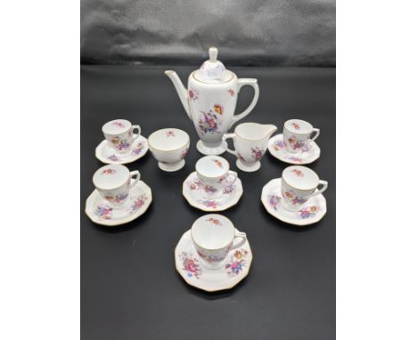 Fifteen piece Copeland Spode tea set with teapot and sugar and cream 