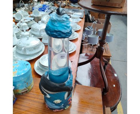 Killer whale lava lamp . 