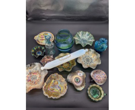 Mixed lot of glass ware to include carnival glass and opalescent rolling pin. 