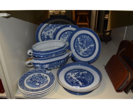 Six pieces of late 19th century Royal Worcester Willow pattern porcelain, five with retailers mark for Mortlocks Oxford stree