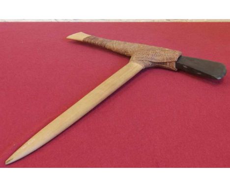 Papua New Guinea ceremonial axe with green stone blade, 43cm high. Condition report: see terms and conditions.