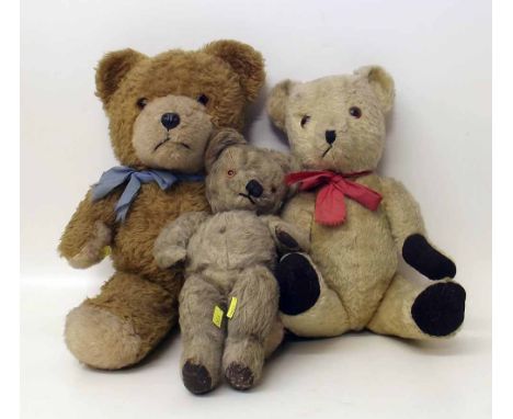 Three vintage teddy bears Condition report: see terms and conditions.