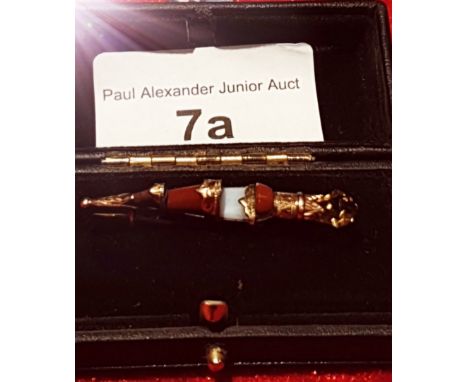 Absolutely Beautiful 9ct Gold Scottish Dirk Brooch    with Smokey Quartz Finial top. 