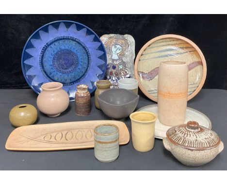 Studio Pottery - a David Leach bowl and cover, decorated in tones of mottled brown on grey ground, 13cm wide, monogrammed; a 