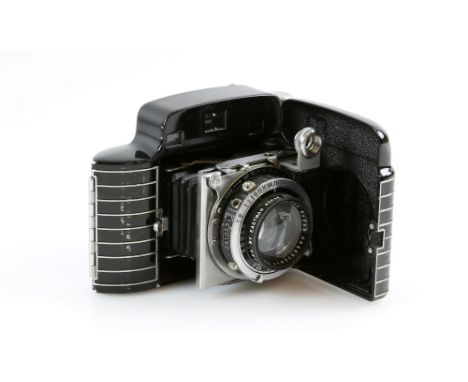 Kodak Bantam Special Rangefinder Art Deco 828 film Camera, designed by Walter Dorwin Teague, serial no. 5410531, with Kodak E