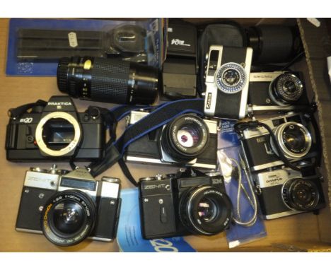 A box of cameras and camera equipment to include Olympus 35RC, Minolta Hi-matic 35, Olympus Trip 35, Canon Demi, EE28, two Ze