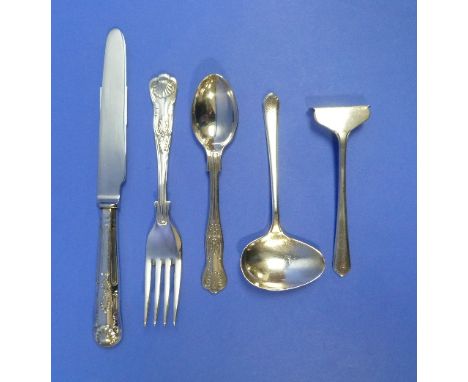 A George V silver Spoon and Pusher set, hallmarked Birmingham, 1934, in fitted case, together with a silver knife, fork and s