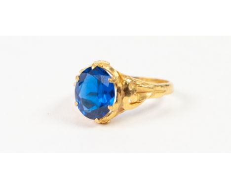 CHINESE 14k GOLD RING, set with an oval blue stone, 5.4gms, ring size 'N/O' 