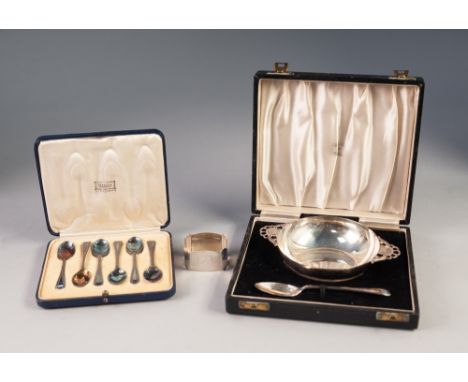 GEORGE V CASED SET OF SIX COFFEE SPOONS, with bright cut handles, London 1930, TOGETHER WITH A SILVER QUAICH by Wakely and Wh