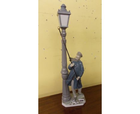 LLADRO FIGURE "LAMPLIGHTER" 48CM HIGH - HAND A/F