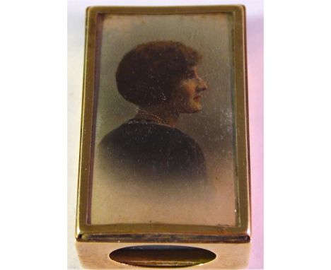 A 9ct Gold engine turned Match Box Case, approx 34 grams total weight.