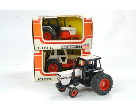 Ertl 1/32 Tractor duo comprising Case 2290 and David Brown 1690. Generally very good, some age related dust in slightly worn 