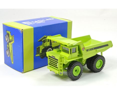 Conrad diecast construction issue comprising Euclid R-35 Dump Truck. Generally very good with original box. 