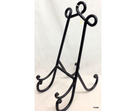 A small metal easel