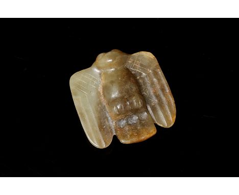 Chinese Art A bird shaped jade pendant China, Neolithic period . . Cm 5,00 x 5,20.