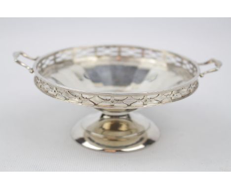 A Silver Art Deco two-handled sweet dish on spreading foot 13cm wide, Birmingham 1925. 80g total weight 
