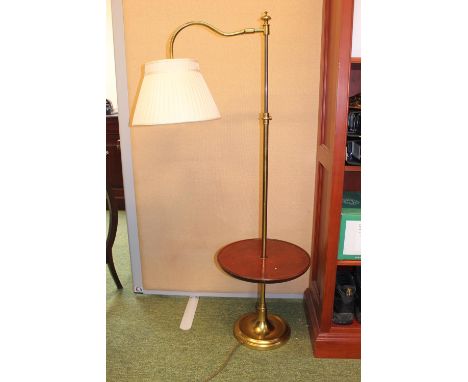Good quality Mahogany &amp; Standard lamp with turned mahogany inset table 126cm in Height 